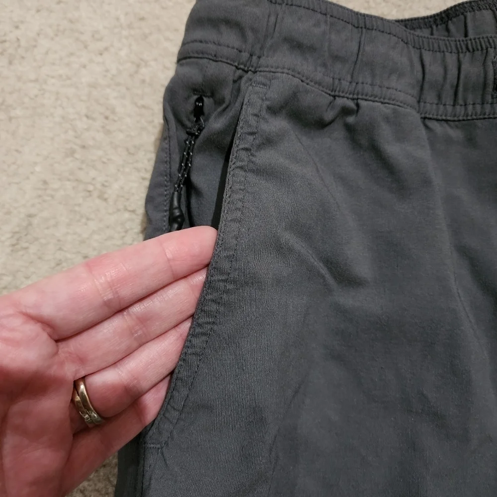 Tilly's Gray RSQ active jogger pants Size S
